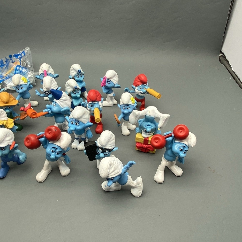 2011-2013 McDonalds Lot Of 31 Smurfs Hefty, Smurfette Figurine Many Duplicates - Picture 4 of 14
